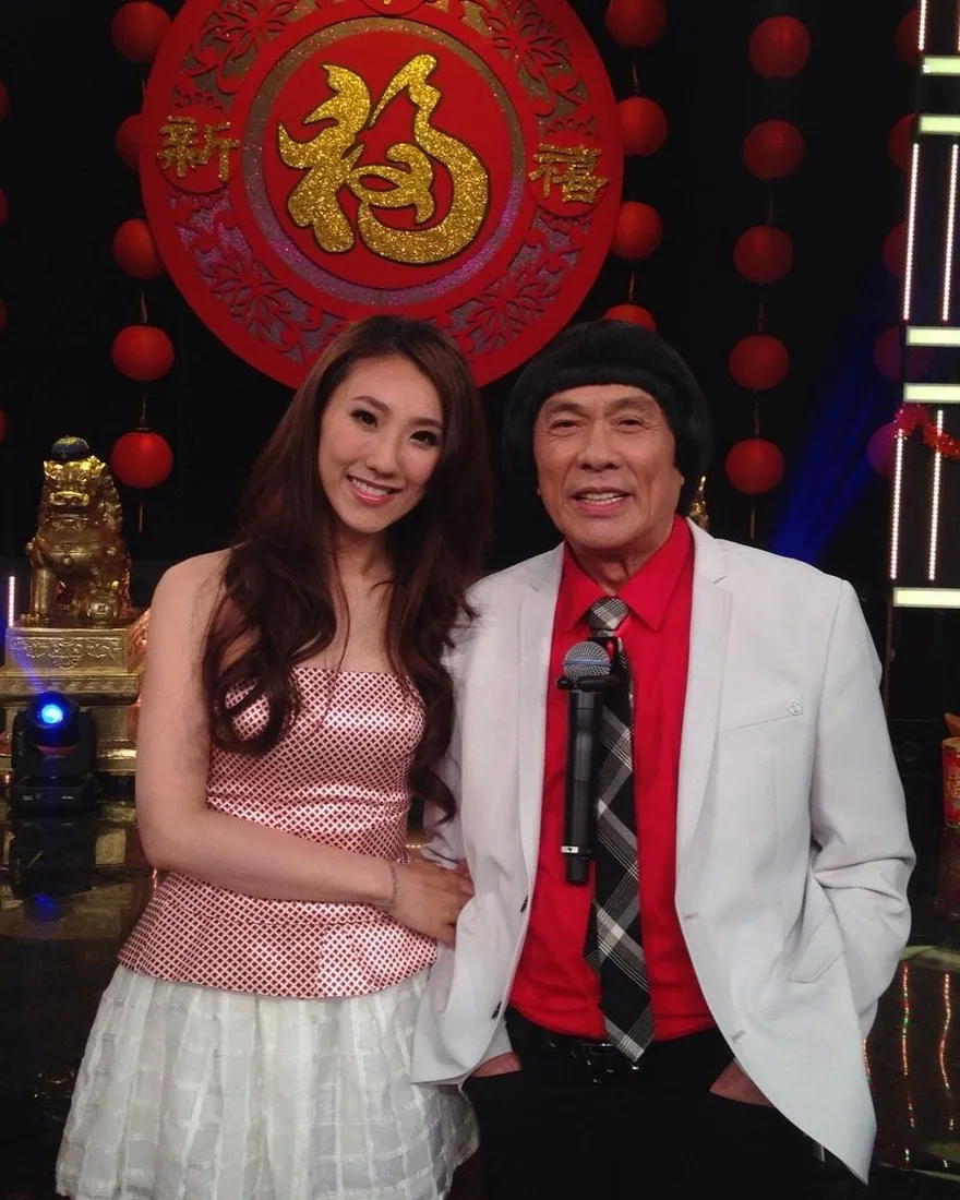 謝金晶跟風「豬哥亮還活著」梗！　笑曝爸爸娶4妻原因