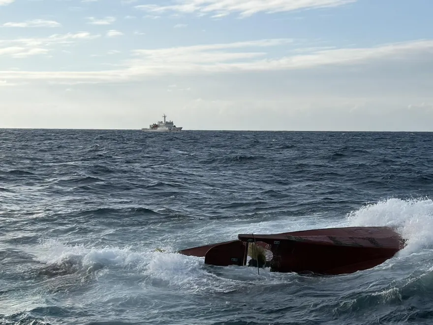 基隆「捕蝦船沉船」6人落海3失蹤！海巡署全力搜救