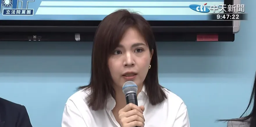 遭朱學恒強吻被翁達瑞拿來嘲諷　鍾沛君嗆綠：不要活成民主退步黨