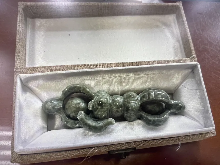 影/婦誤信詐團花3千萬買「翡翠金剛杵」　丈夫氣到中風