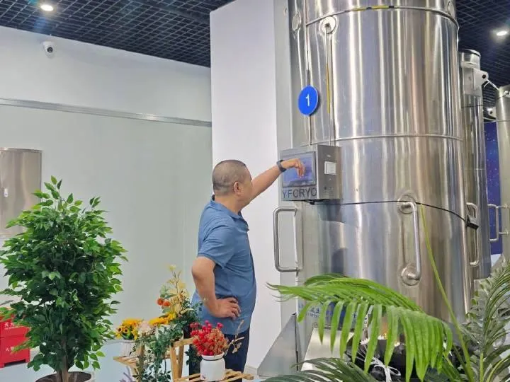 「冷凍」癌逝妻8年盼復活...陸尪身旁多個「她」稱無法取代