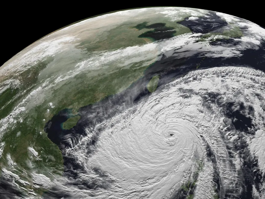 「鳳凰」估維持中颱最快10日海警、11日陸警　北東防豪雨