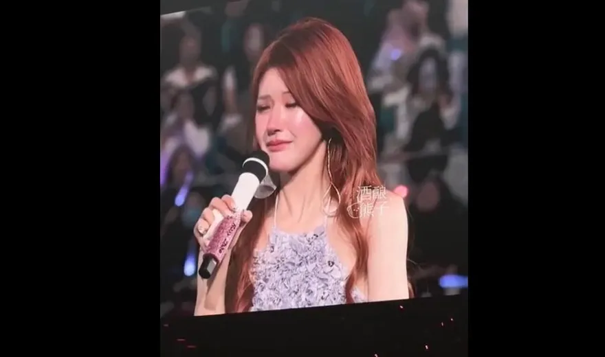 趙露思大翻身！生日會淚崩　新經紀人超硬背景疑曝光