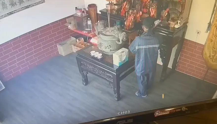 影/太歲爺上動土！台中男偷16萬元金牌還摔神尊　廟方怒揪兇