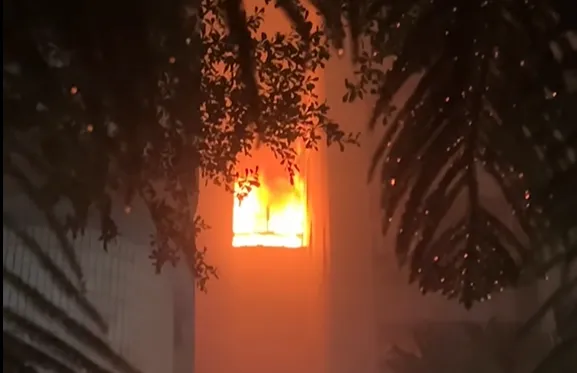 影/高雄15層高樓大火百人逃　竟是19歲屁孩被分手「燒衣櫥」