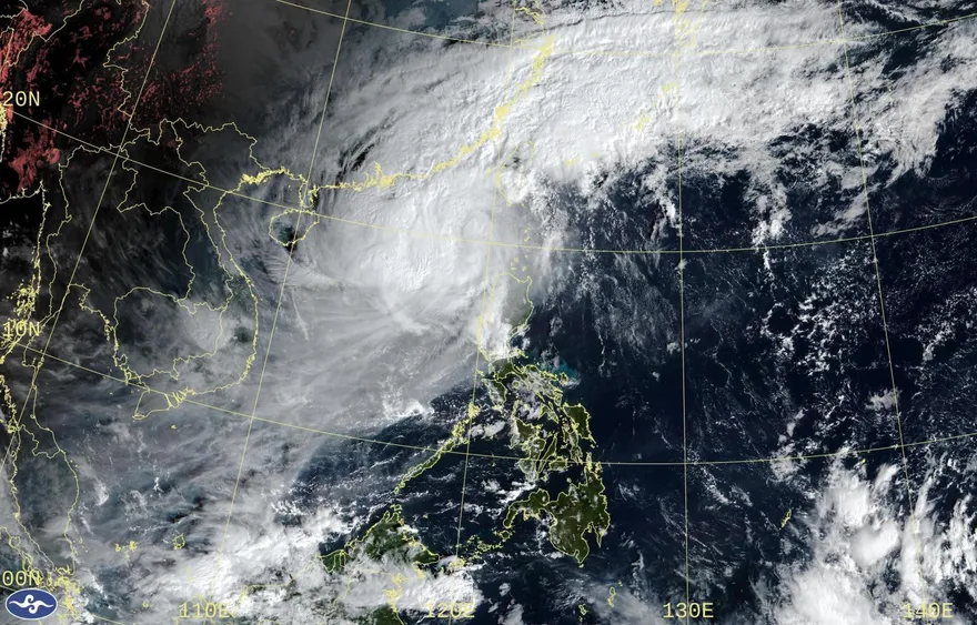 鳳凰路徑略南修！致災雨炸北、東部　下週迎入秋最低溫