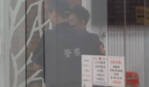 索免費餐遭拒！莽男「扁客人」還丟菜刀　惱羞代價大