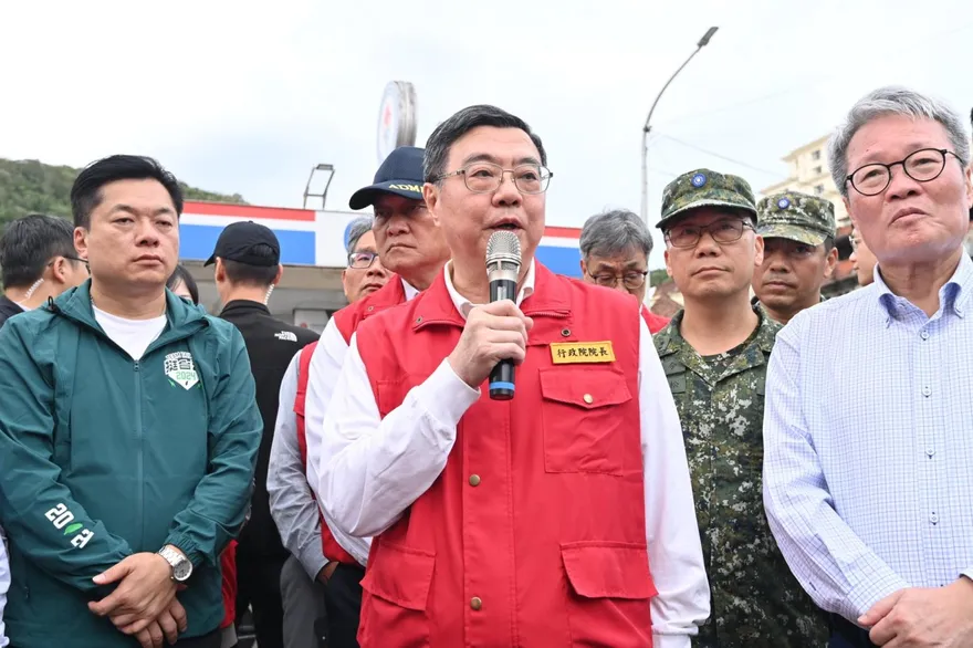 軍車救災壓毀2民車　卓榮泰幽默承諾：我跟顧立雄各賠1台