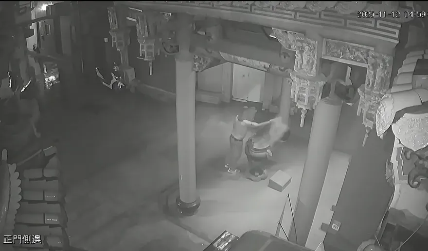 影/醉男鬧土地公廟狂撒香灰　廖大乙警告：觸犯天條