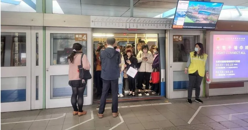 乖乖排隊卻被罵！他站另一條候車線被指責插隊　北捷給答案