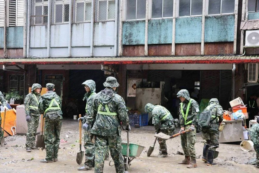 蘇澳淹水消退！「鏟子超人」再出動？鎮長籲需大型機具