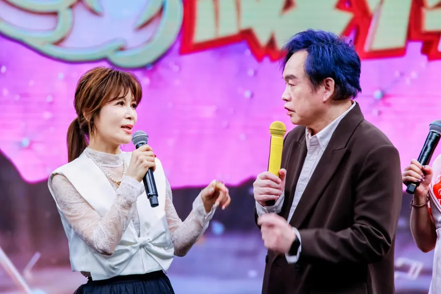 蔡秋鳳昔表演「被塞進行李箱」險窒息　康康還原驚險過程