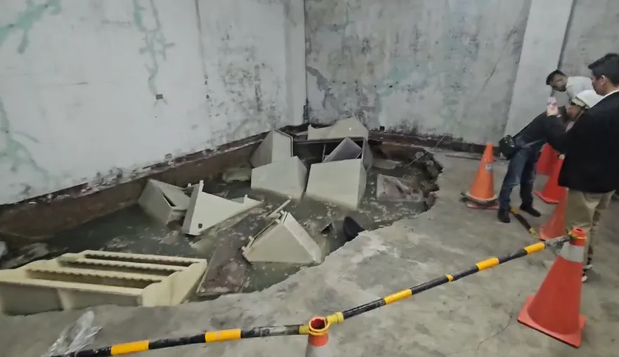 影/基隆工地挖呀挖釀鄰損　倉庫冒巨大坑洞「吞掉家具」