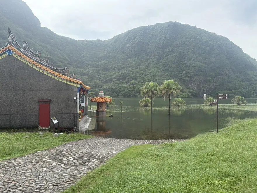 宜蘭龜山島土石堵碼頭＋雨淹步道！續封至11/18
