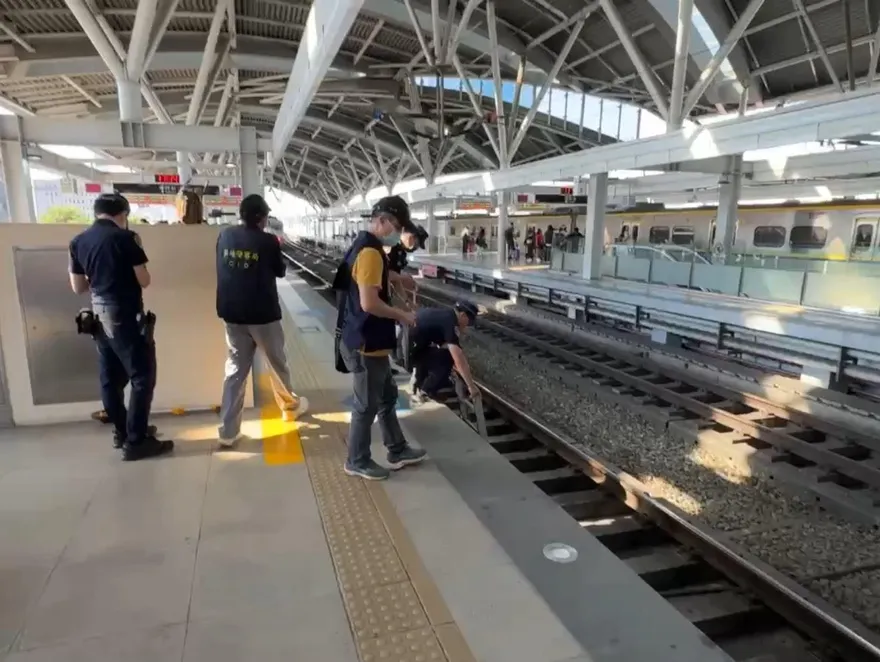 影/台鐵台中站7旬婦落軌　遭自強號撞上急送醫