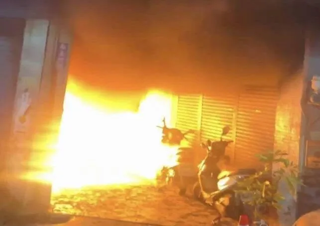 影/直擊！彰化公寓祝融「騎樓火光四射」　17人嚴重嗆傷送醫