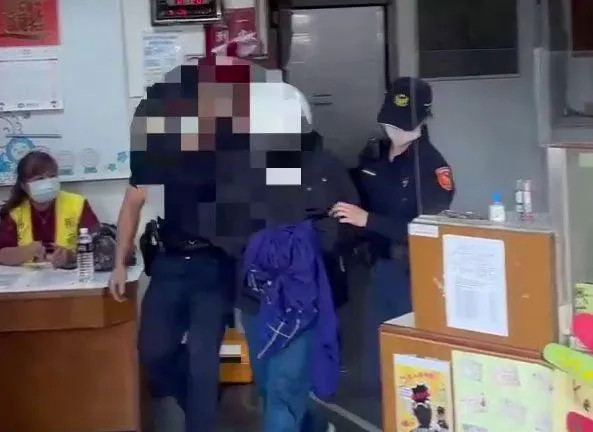 影/又見高齡暴衝1死8傷！楠梓菲籍老闆斷魂　73歲翁移送