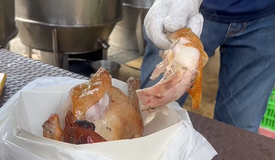 影/颱風假祭品之亂！南投排100隻烤雞　民眾插隊爆衝突