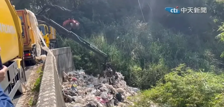 高雄月世界變垃圾山！羅智強：李有財背後有多大靠山？