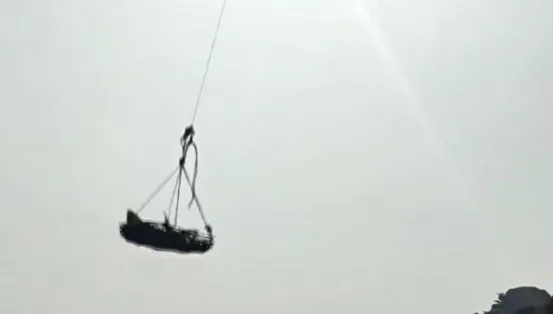 2天前剛更新影片！陸戶外網紅攀岩墜崖亡　遺體被無人機運下山