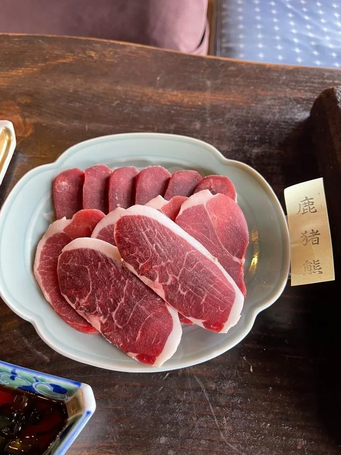 靠吃解決熊害？日野味餐廳暴紅「一客5500日圓」供不應求