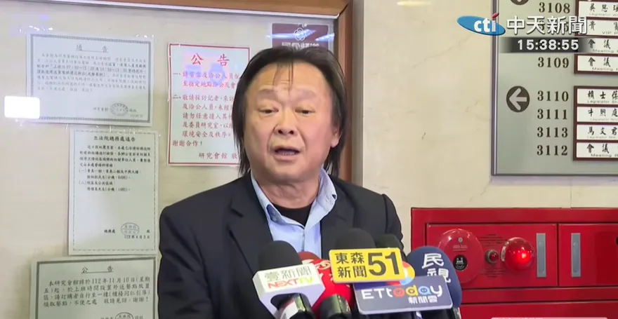 影/王世堅回應陸艦排字「從從容容、游刃有餘」：兩岸要交流、不要兵戎相見