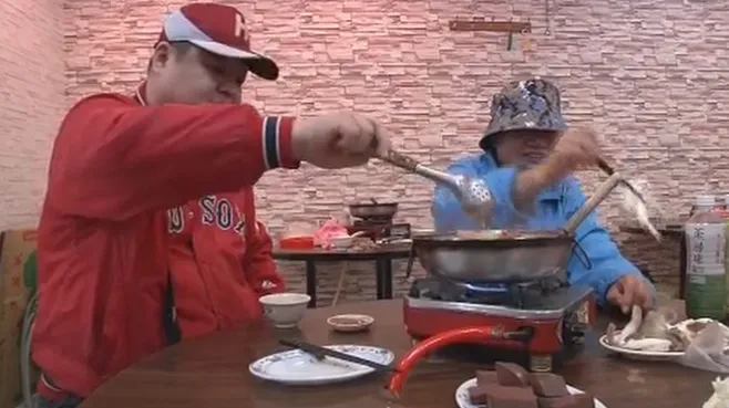 薑母鴨店桌椅超矮！店家打臉「翻桌率說法」：安全考量