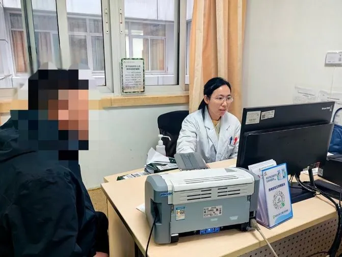 不會老？陸53歲男子「童顏童聲」　罹患罕見疾病半世紀才確診