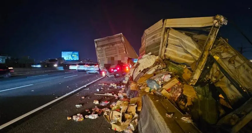 國1重大車禍！副駕遭拋出車外　殘肢碎躺坡道喪命