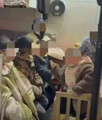 陸女網紅數坪小房間養八孩引爭議　官方證實情況屬實將給予支援