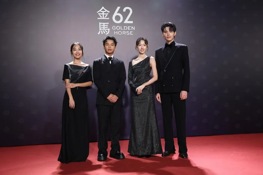 金馬62/不畏「粿王戀」風波！王品澔黑西裝帥氣現身　嗨唱〈表白〉