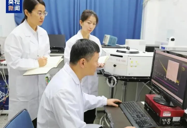 陸稀土研究重大突破！克服絕緣實現「發光」　高清顯示、通信受惠