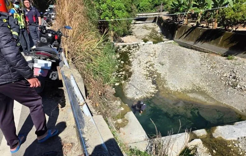 舉重選手女大生霧峰墜溪亡　母親悲痛現身相驗