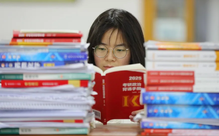 高學位不再是高薪就業保證！陸343萬人報考碩士生連3年下降