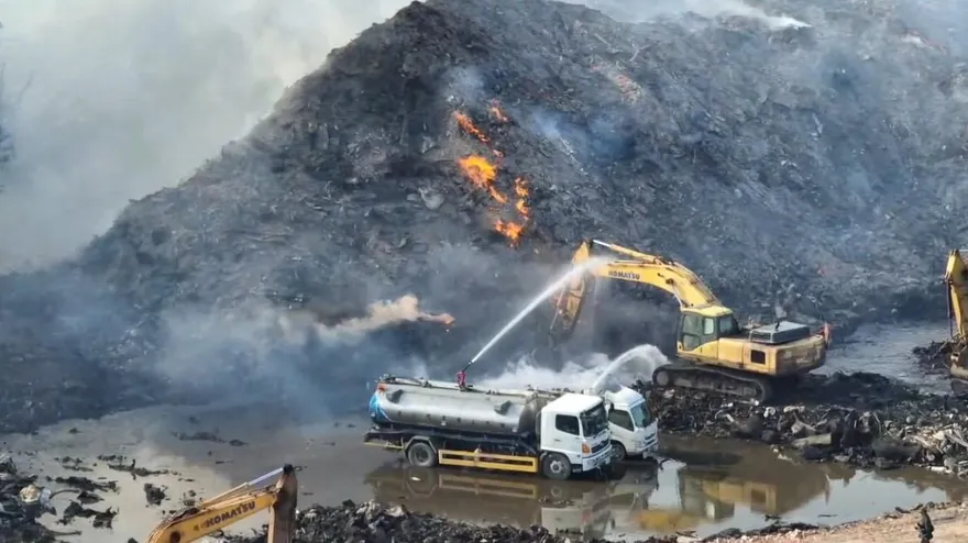 影/烏樹林暫置場悶燒遭傳有大量毒石棉瓦　環保局嚴正澄清