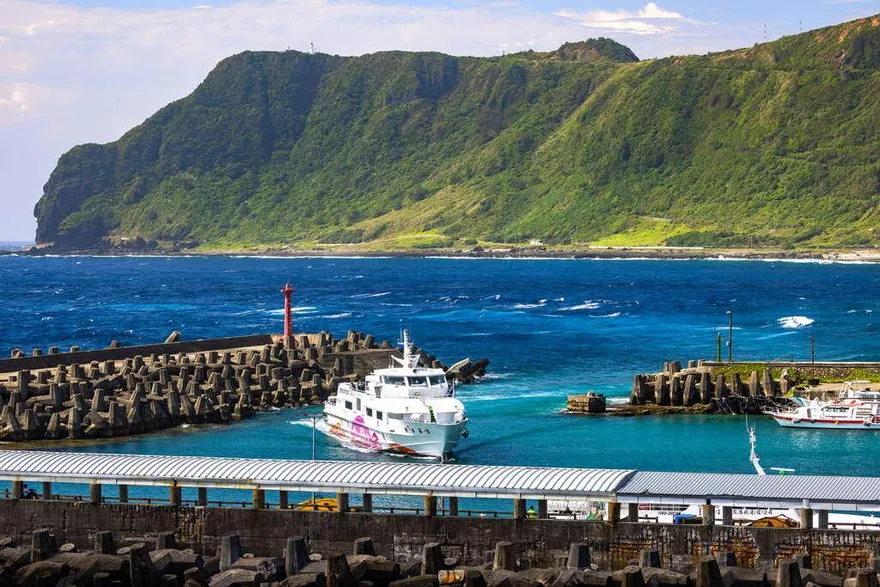 蘭嶼限供油「只能加200元」...東北季風擾貨輪入港補給