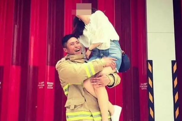 港消防員何偉豪殉職！女友悲痛發聲：好想「再牽你的手」