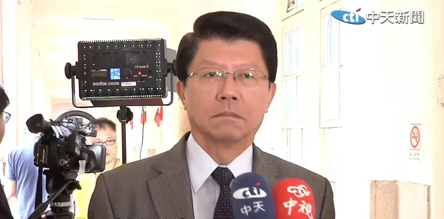 林俊憲叫陣陳亭妃！謝龍介揭幕後真相：他手上可能還有鬼牌