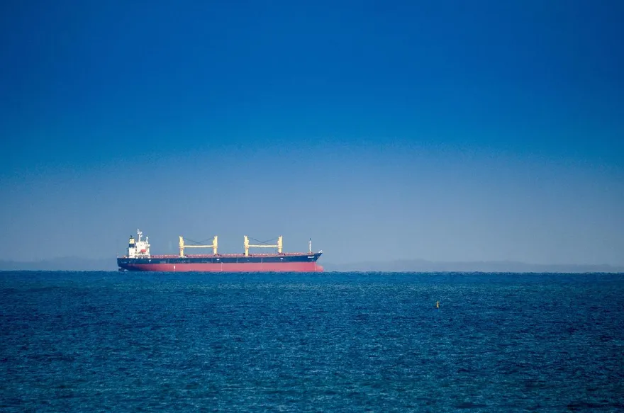 俄「影子船隊」2油輪黑海海域相繼起火　疑為烏克蘭出手斷財源