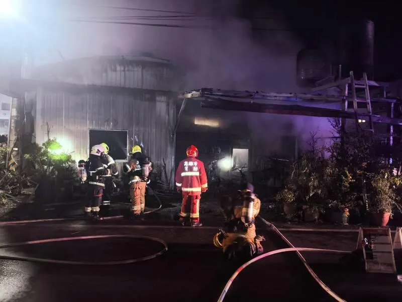 逃不出去！高雄汽車保養廠狂燃「55歲婦命喪火場」