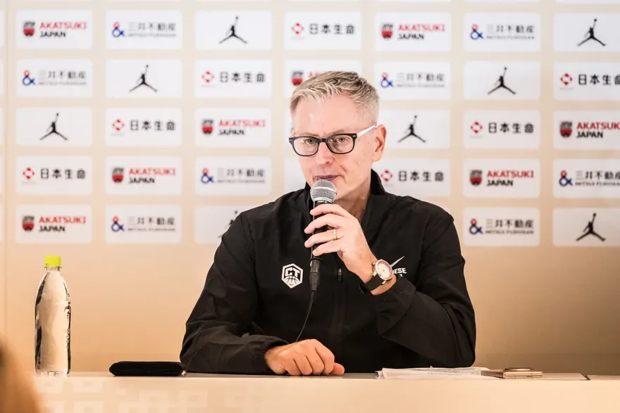 被日本痛宰26分！中華男籃主帥：12人名單會大變動