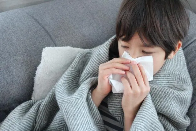日流感明顯「低齡化」！提早一個月大流行　兒童病例最多