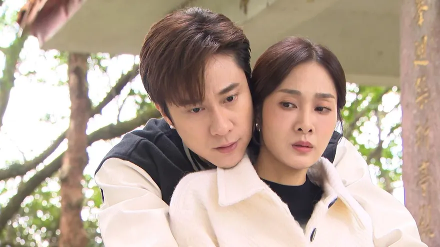 劉書宏「濕身熱吻」八點檔女神　邱子芯羞認：有被感動到