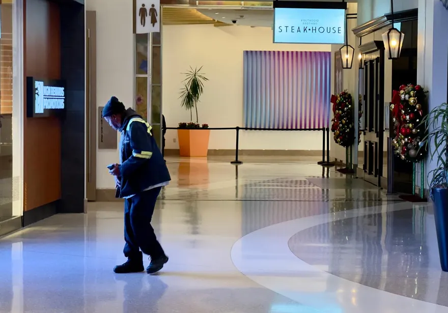 華府又傳槍響！郊區飯店美食街爆槍擊1死1傷　警方認定非隨機事件