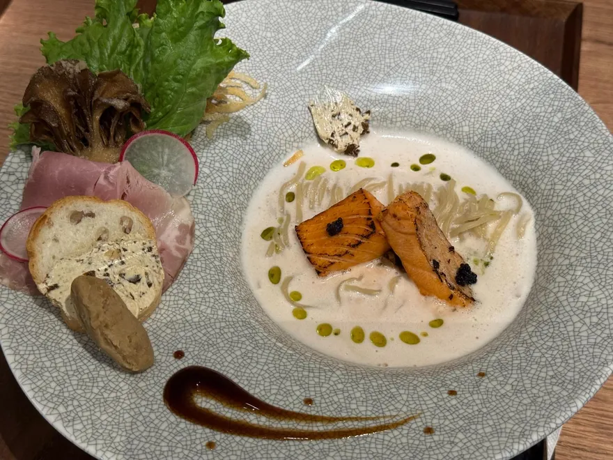 黃宏輝建築師的美食地圖：米其林二星主廚法風美學的日本拉麵來台快閃─鯛担麵專賣店 抱きしめ鯛