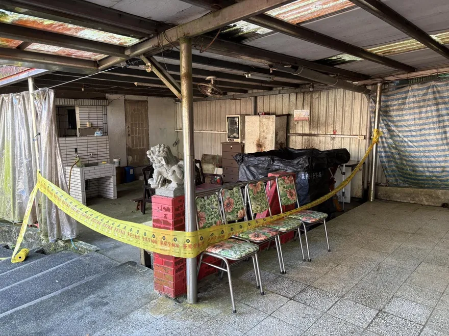 影/疑天冷猝死！七堵遊民陳屍土地公廟躺椅　嚇壞參拜民眾