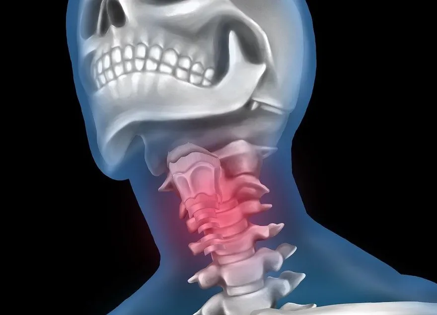 天天運動男「喉嚨痛」一查竟罹4種癌！醫曝菸酒檳榔釀禍