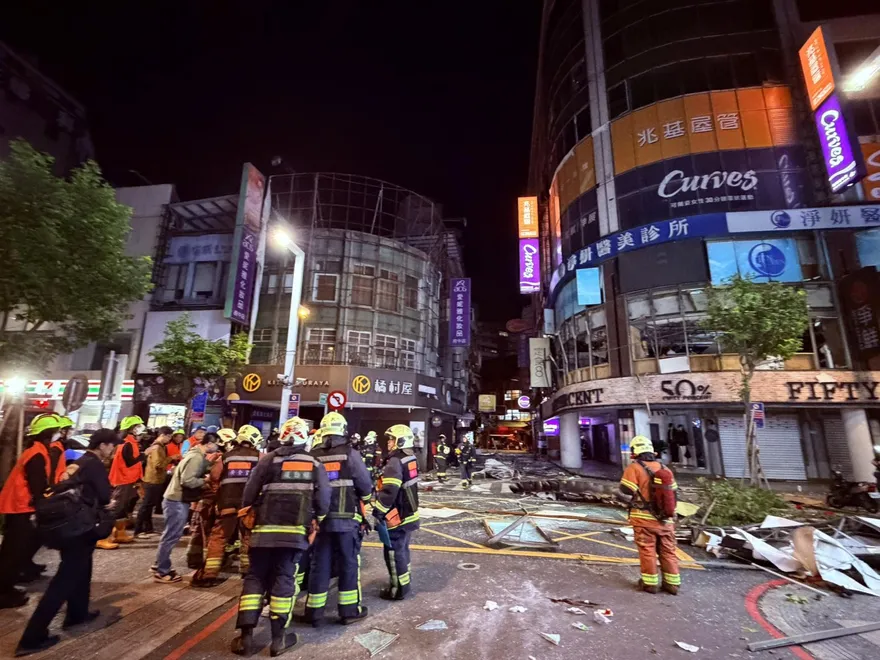 影/新北板橋「定食8」整間爆炸釀5傷！消防局長說明最新狀況