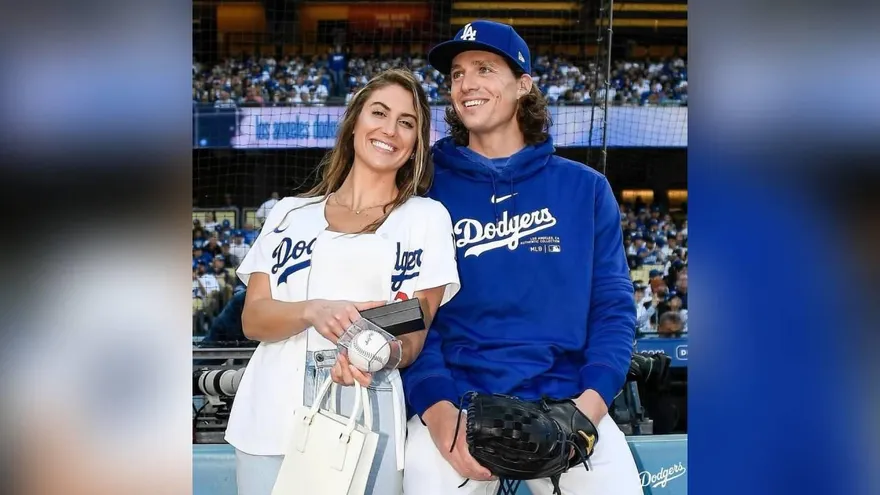 MLB/搭訕觀眾席女球迷　道奇葛拉斯諾結婚了