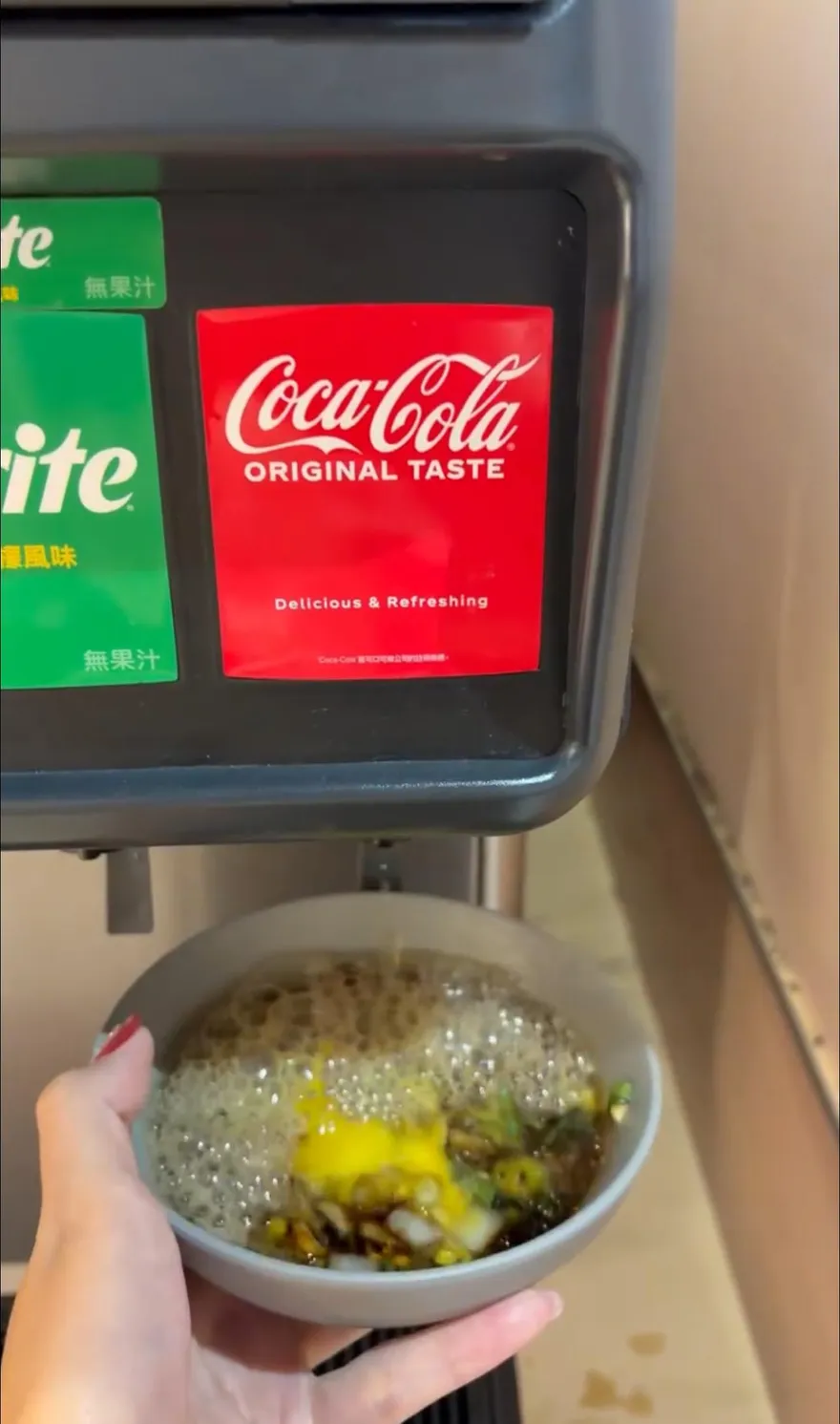 火鍋醬料能有多「邪教」？　網哭：剛試吃完，我們法院見！